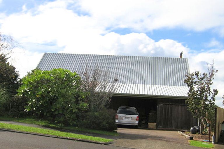 Photo of property in 9 Pounamu Place, Shelly Park, Auckland, 2014