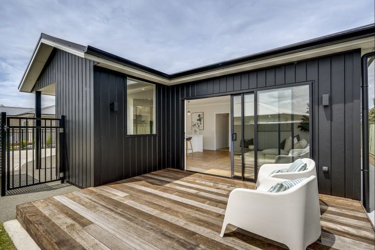 Photo of property in 21 West Place, Greenmeadows, Napier, 4112