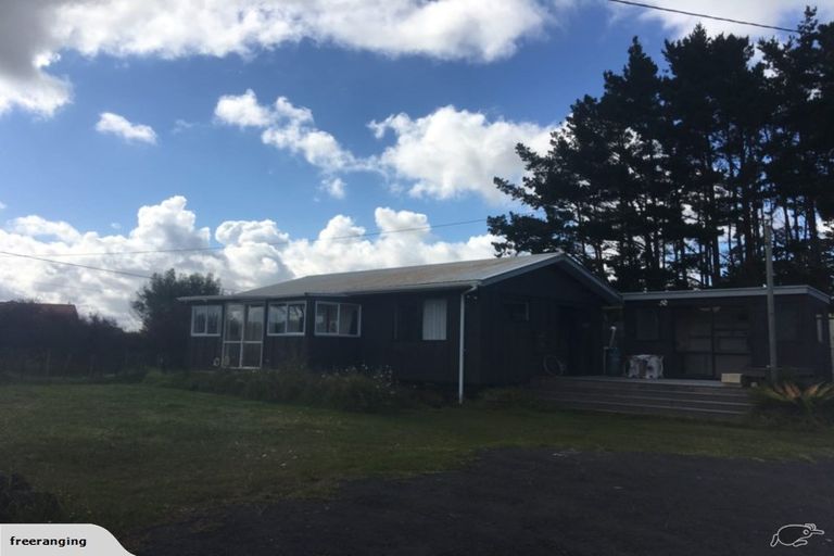 Photo of property in 1283 State Highway 16, Waimauku, 0883