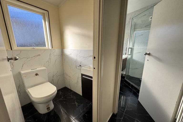 Photo of property in 575 East Coast Road, Browns Bay, Auckland, 0630