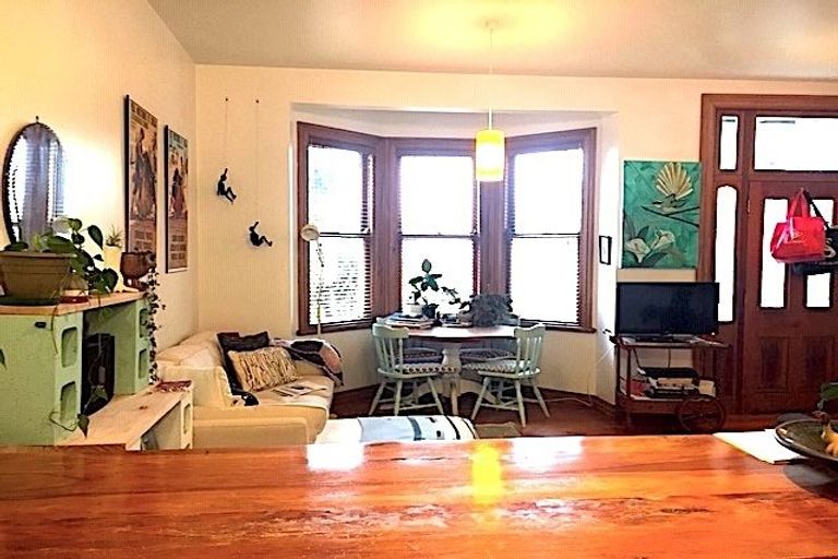 Photo of property in 37 Lawrence Street, Newtown, Wellington, 6021