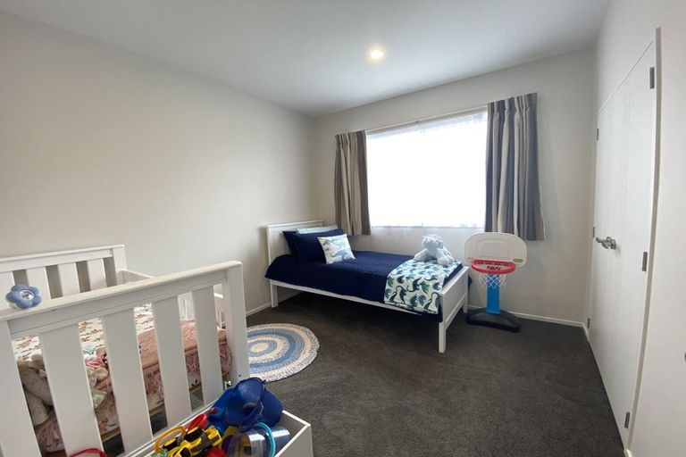 Photo of property in 11 Raymond Grace Avenue, Huapai, Kumeu, 0810