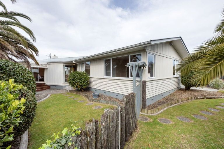 Photo of property in 16 Clematis Avenue, Pukete, Hamilton, 3200