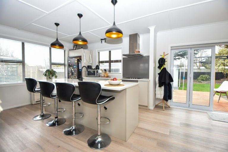 Photo of property in 13 Diamond Street, Carterton, 5713