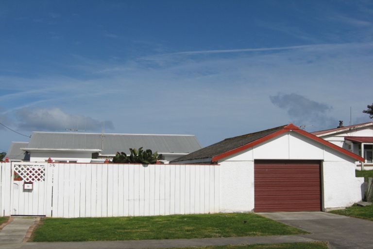 Photo of property in 39 Matai Street, Castlecliff, Whanganui, 4501