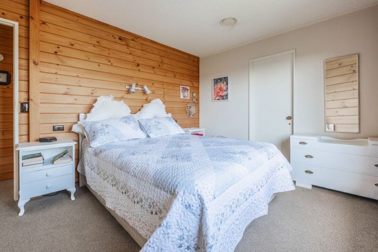 Photo of property in 26 Marchant Place, Westown, New Plymouth, 4310