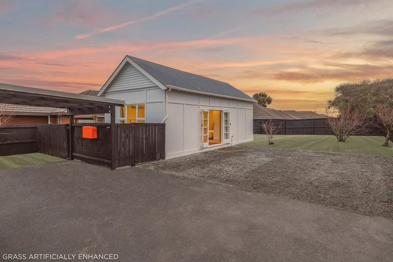 Photo of property in 28 Pine Avenue, New Brighton, Christchurch, 8061