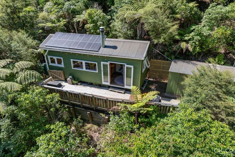 Photo of property in 159 Pinehaven Road, Pinehaven, Upper Hutt, 5019