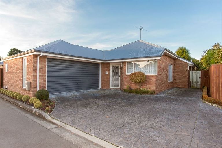 Photo of property in 1 Ashmore Lane, Strowan, Christchurch, 8052