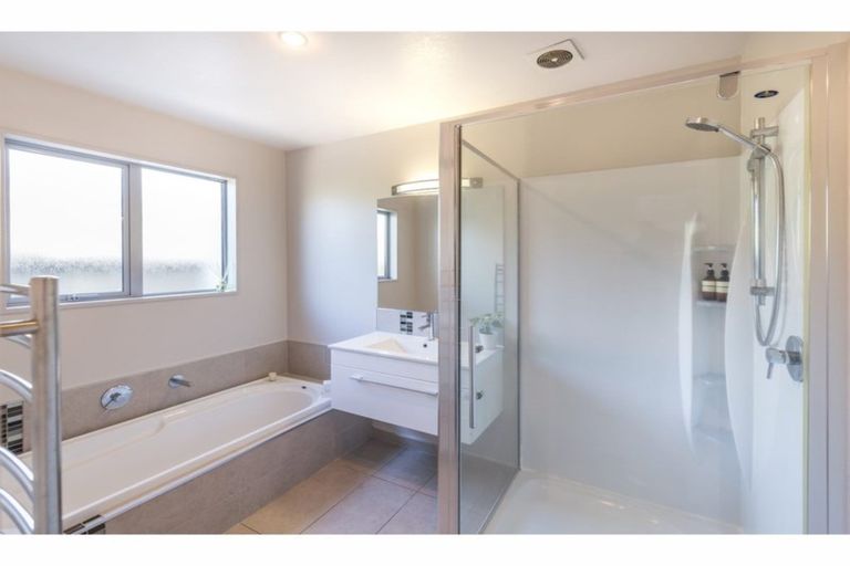 Photo of property in 8 Millesimes Way, Yaldhurst, Christchurch, 8042