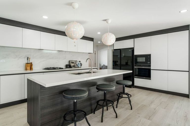 Photo of property in 111 Hillpark Drive, Pokeno, 2402