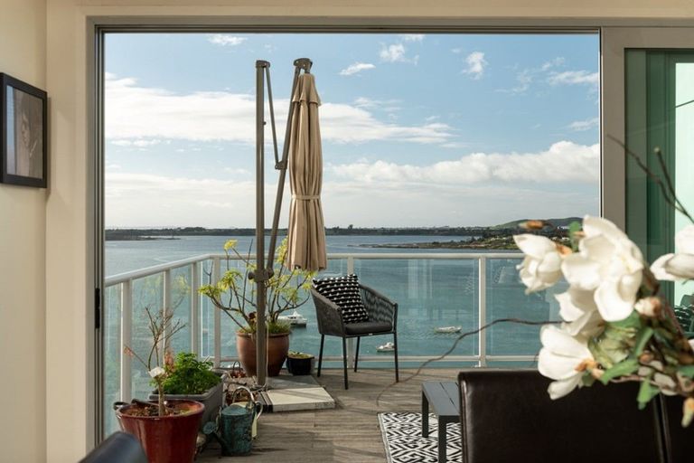 Photo of property in 15/72e Devonport Road, Tauranga, 3110