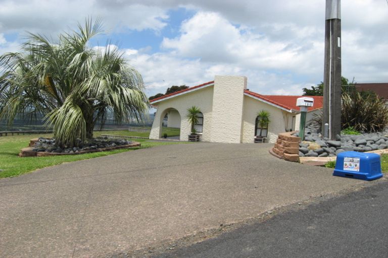 Photo of property in 180 Anzac Road, Pukekohe, 2120