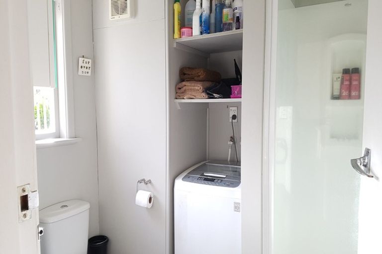 Photo of property in 228 Forrest Hill Road, Forrest Hill, Auckland, 0620