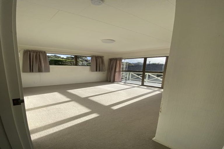 Photo of property in 3 John Dee Crescent, Red Beach, 0932