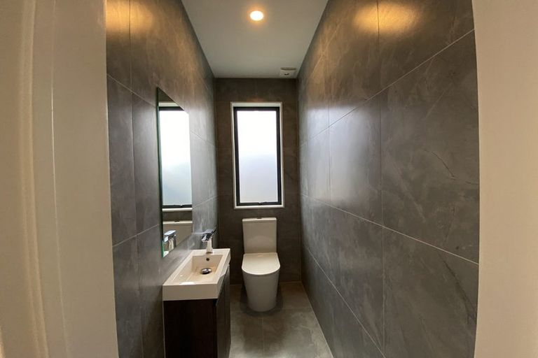 Photo of property in 11 Papa Takaro Lane, Flat Bush, Auckland, 2019