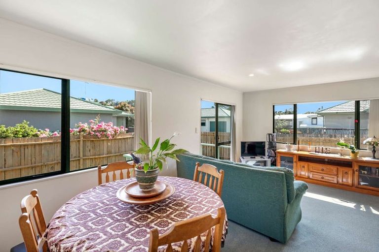 Photo of property in 108a Brightside Road, Stanmore Bay, Whangaparaoa, 0932