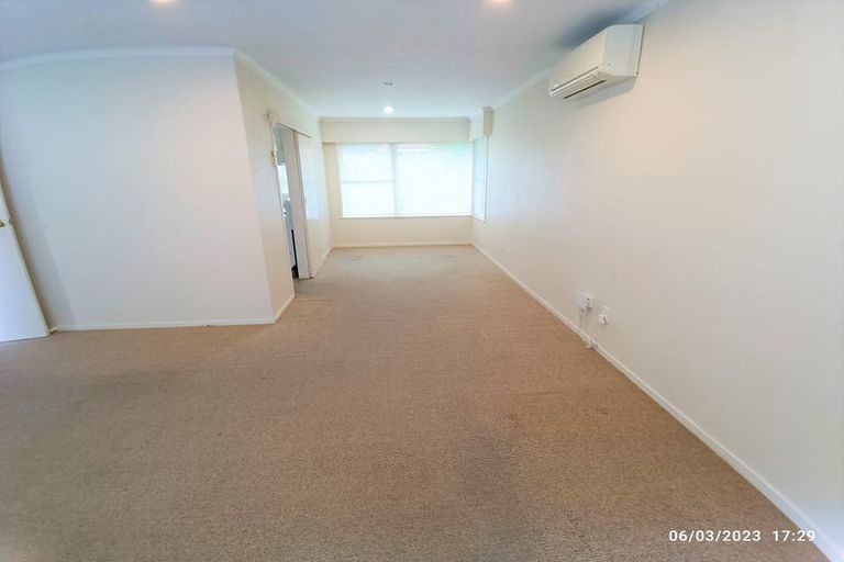 Photo of property in 34 Reeves Road, Pakuranga, Auckland, 2010