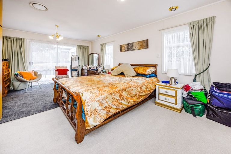 Photo of property in 10 Albertson Place, Manurewa, Auckland, 2102