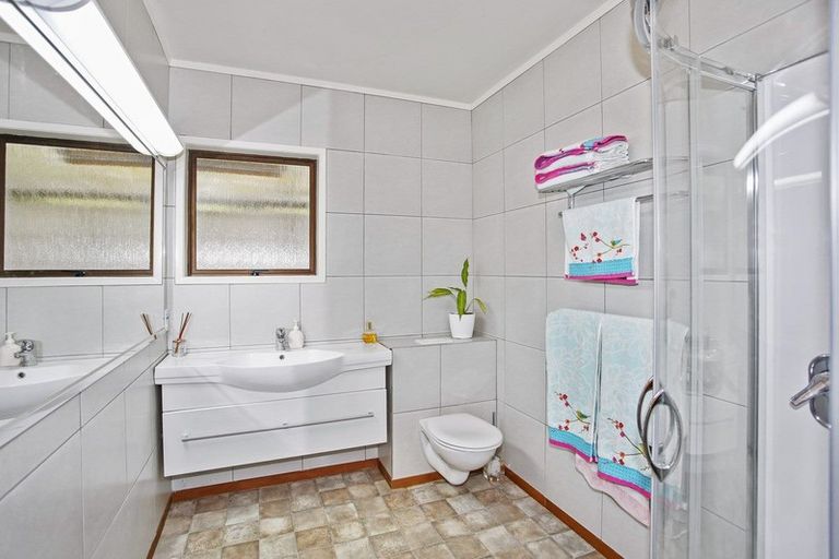 Photo of property in 6 Kowhai Place, Pukekohe, 2120