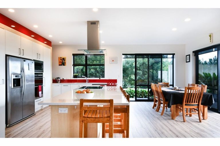 Photo of property in 911 Old North Road, Waimauku, 0882