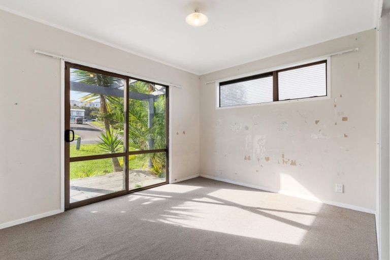 Photo of property in 1 Lansdown Place, Papakura, 2110