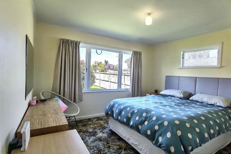 Photo of property in 53 Matipo Road, Te Atatu Peninsula, Auckland, 0610