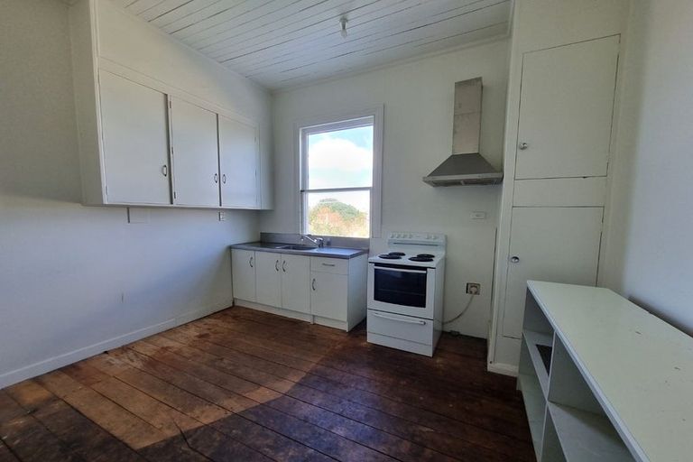 Photo of property in 11 Carlton Avenue, Gonville, Wanganui, 4501