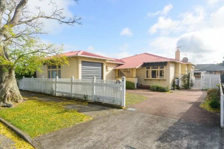Photo of property in 18 Mahoe Avenue, Takaro, Palmerston North, 4410