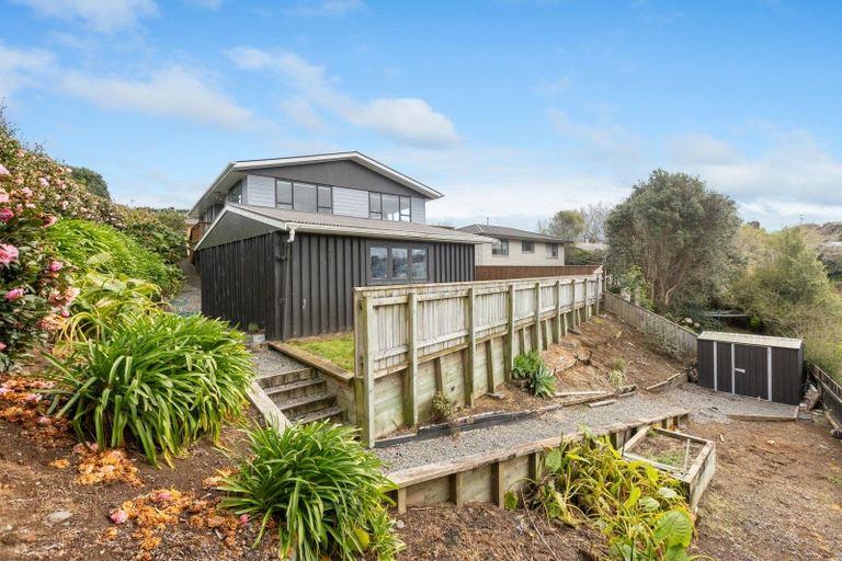 Photo of property in 16 La Salle Drive, Westown, New Plymouth, 4310