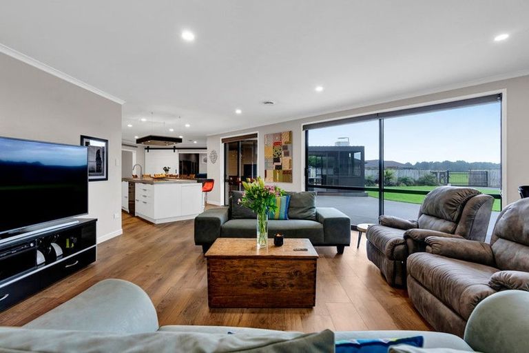 Photo of property in 25b Dolphin Parade, Bell Block, New Plymouth, 4312