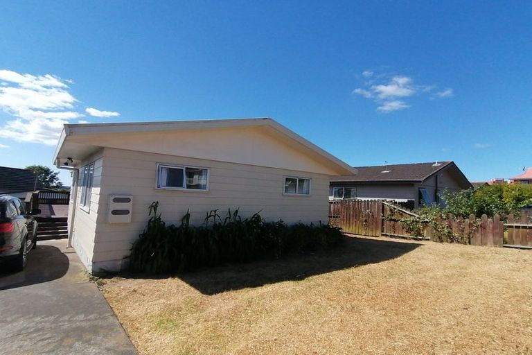 Photo of property in 9 Greenstone Place, Clover Park, Auckland, 2019