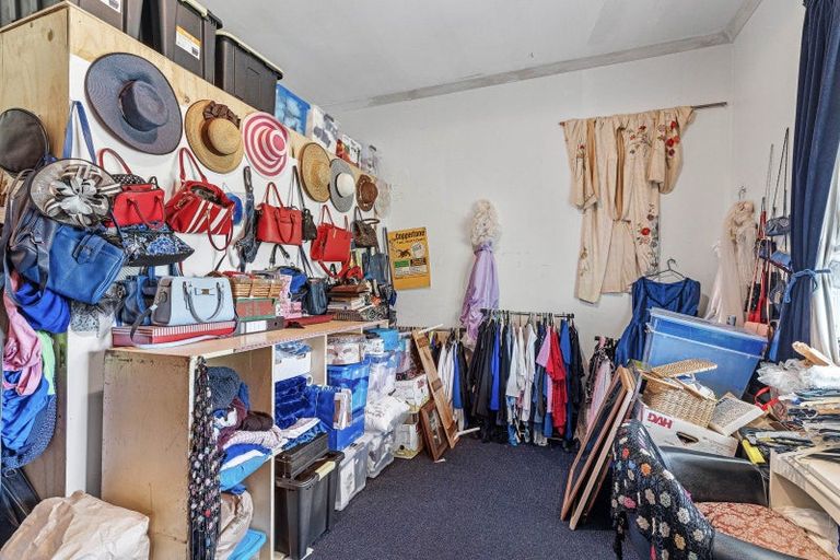 Photo of property in 32 Cuba Street, Marton, 4710