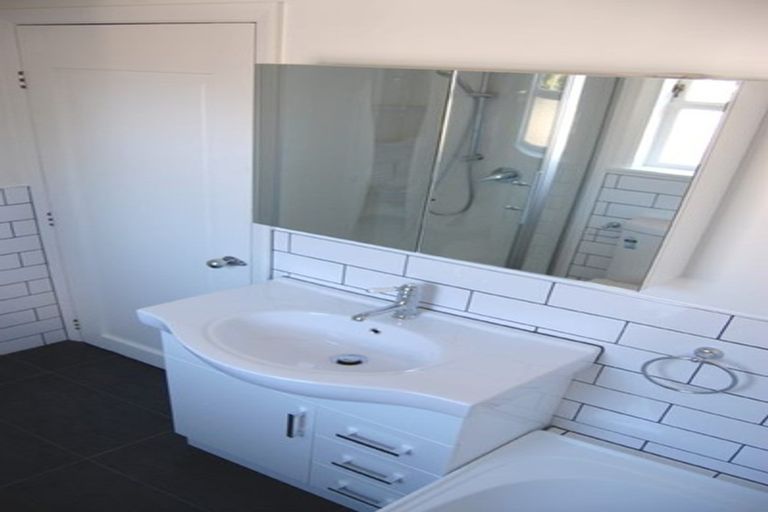 Photo of property in 6 Wayside, Miramar, Wellington, 6022