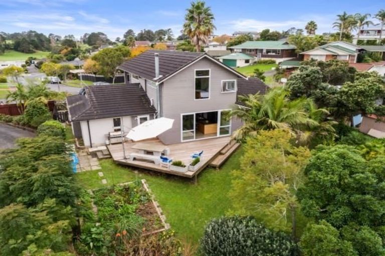 Photo of property in 18 Markham Place, Bucklands Beach, Auckland, 2012