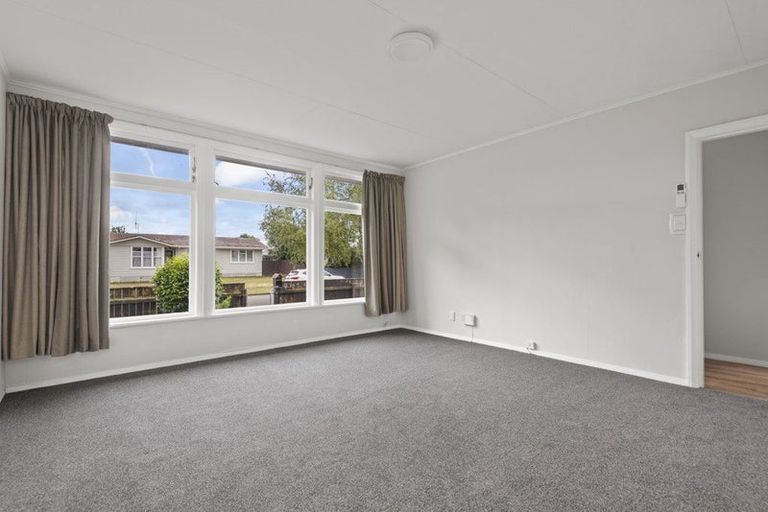 Photo of property in 2 Charwell Place, Highbury, Palmerston North, 4412