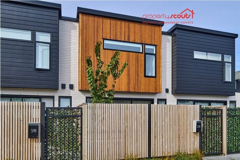 Photo of property in 2/90 Knights Road, Hutt Central, Lower Hutt, 5010