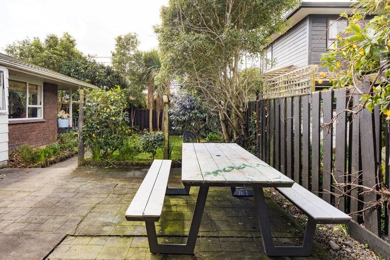Photo of property in 6 Truscott Grove, Awapuni, Palmerston North, 4412