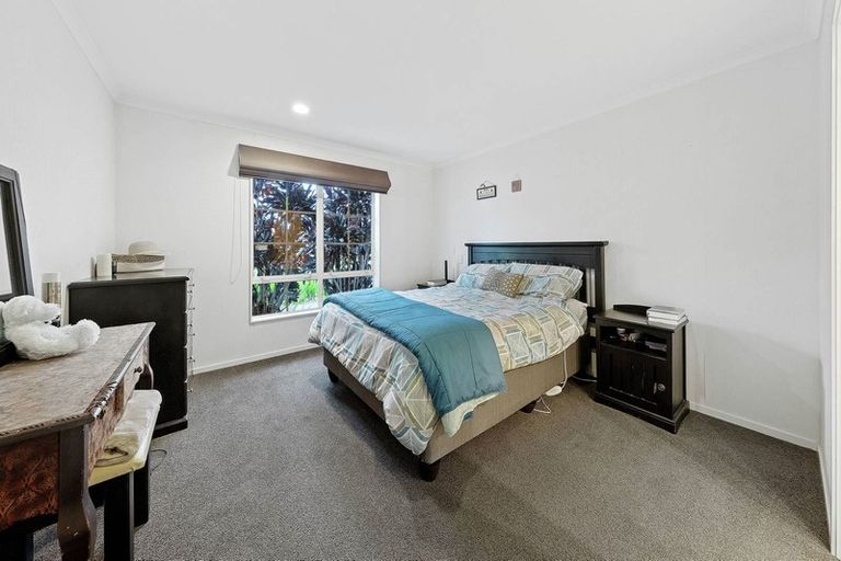 Photo of property in 19 Trovare Place, Golflands, Auckland, 2013