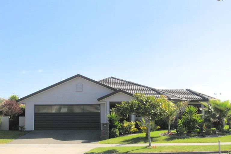 Photo of property in 102 Palm Beach Boulevard, Papamoa Beach, Papamoa, 3118
