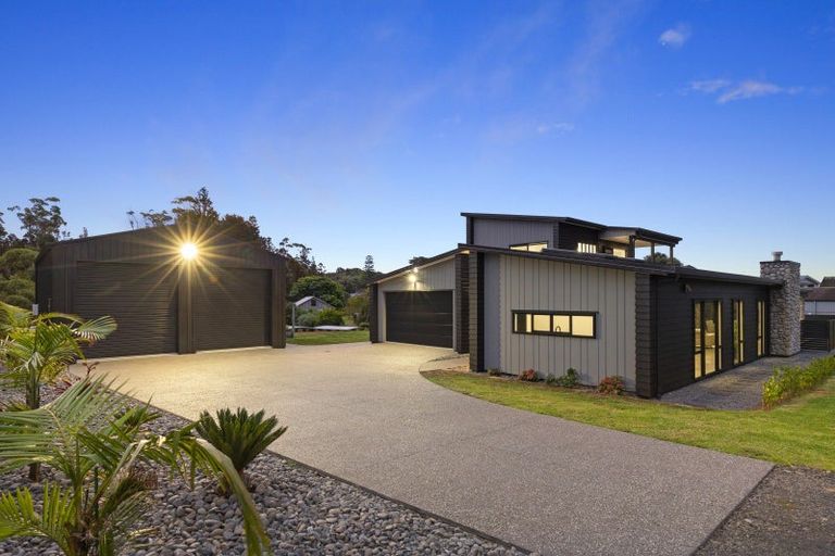Photo of property in 2 Waiari Way, Kuaotunu West, Whitianga, 3592
