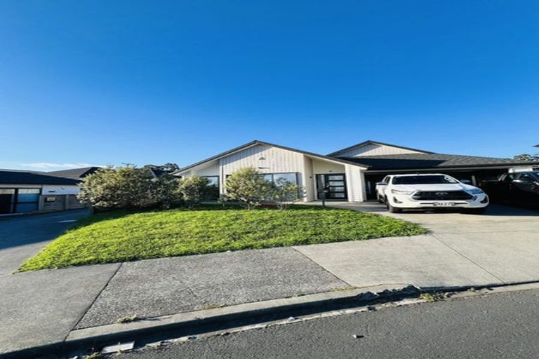 Photo of property in 23 Reserva Crescent, Kumeu, 0810