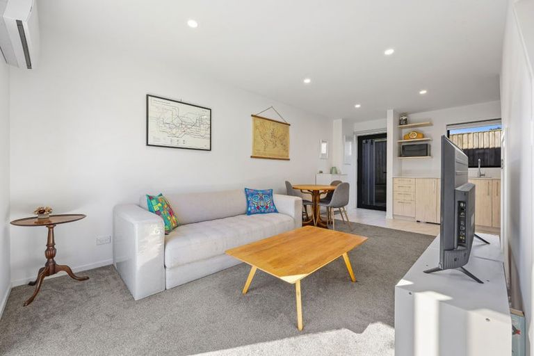 Photo of property in 4/170 Don Buck Road, Massey, Auckland, 0614