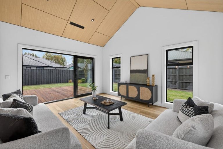 Photo of property in 28 Inch Crescent, Rangiora, 7400