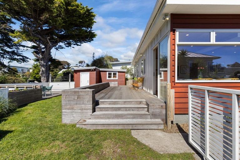 Photo of property in 102 Rosetta Road, Raumati South, Paraparaumu, 5032