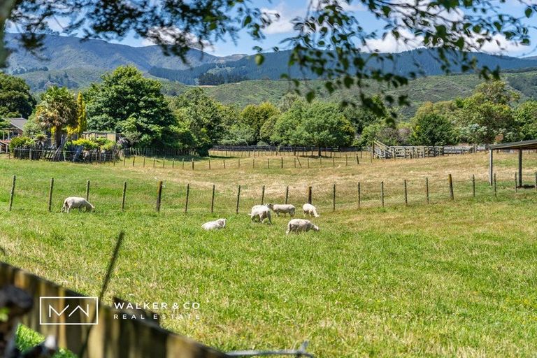 Photo of property in 15 Malcolm Gillies Grove, Totara Park, Upper Hutt, 5018