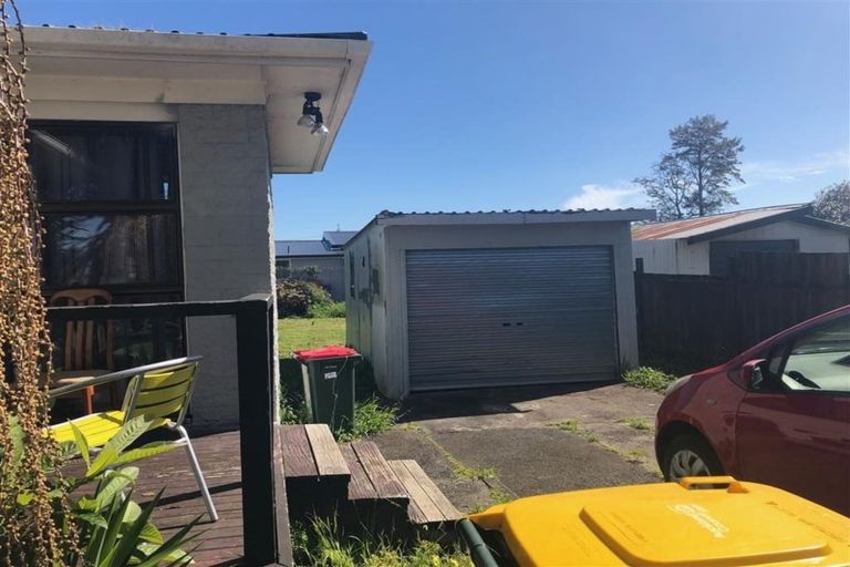 Photo of property in 15 Edinburgh Avenue, Rosehill, Papakura, 2113