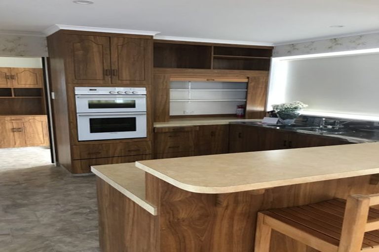 Photo of property in 6 Chester Crescent, West End, Palmerston North, 4410