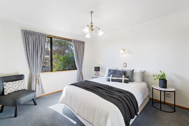 Photo of property in 1/6 Calverton Place, Halswell, Christchurch, 8025