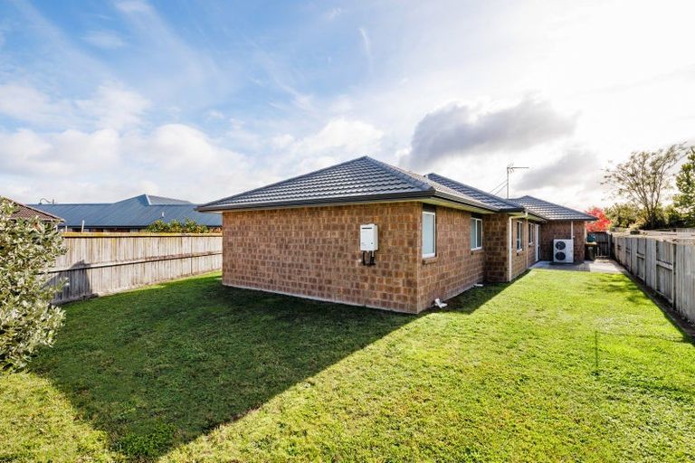 Photo of property in 5 Allgood Place, Rototuna North, Hamilton, 3210